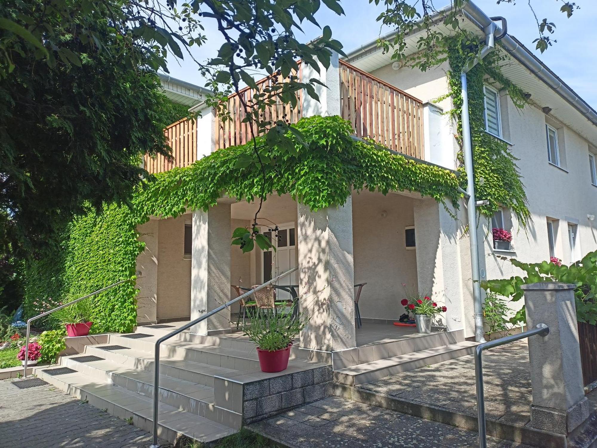 Dom V Zahrade Hotel Podhájska Exterior foto
